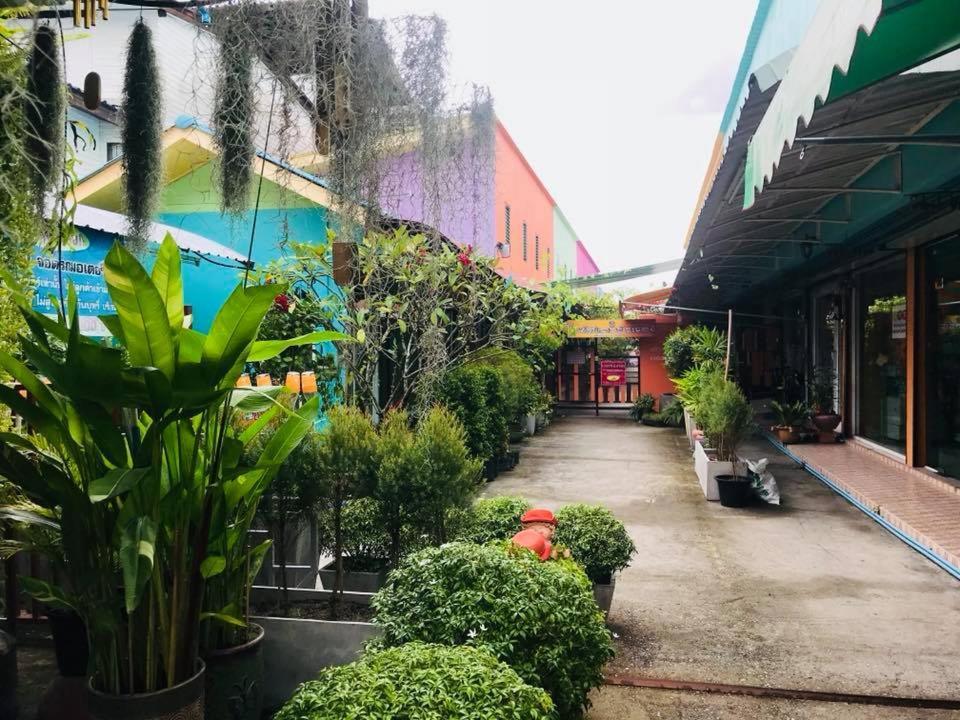 Winny Apartment Rayong Bagian luar foto