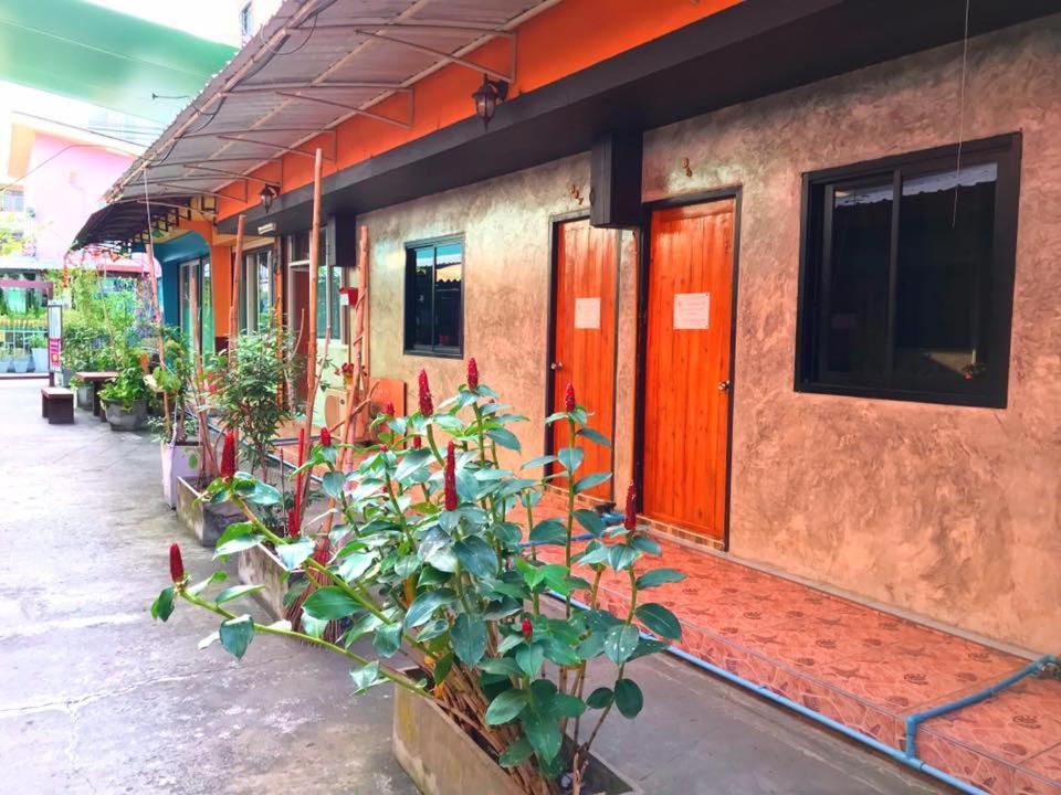 Winny Apartment Rayong Bagian luar foto
