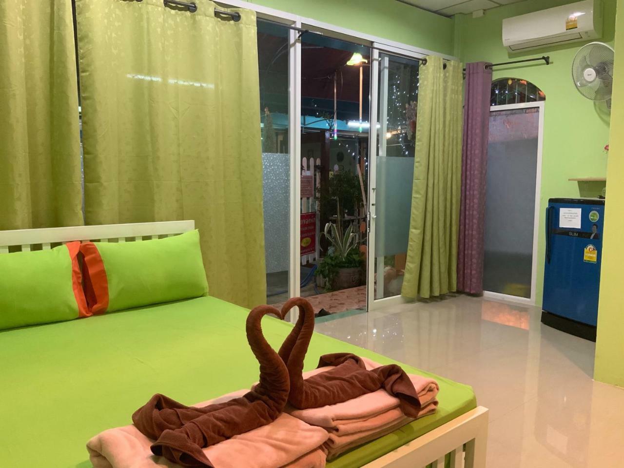 Winny Apartment Rayong Bagian luar foto