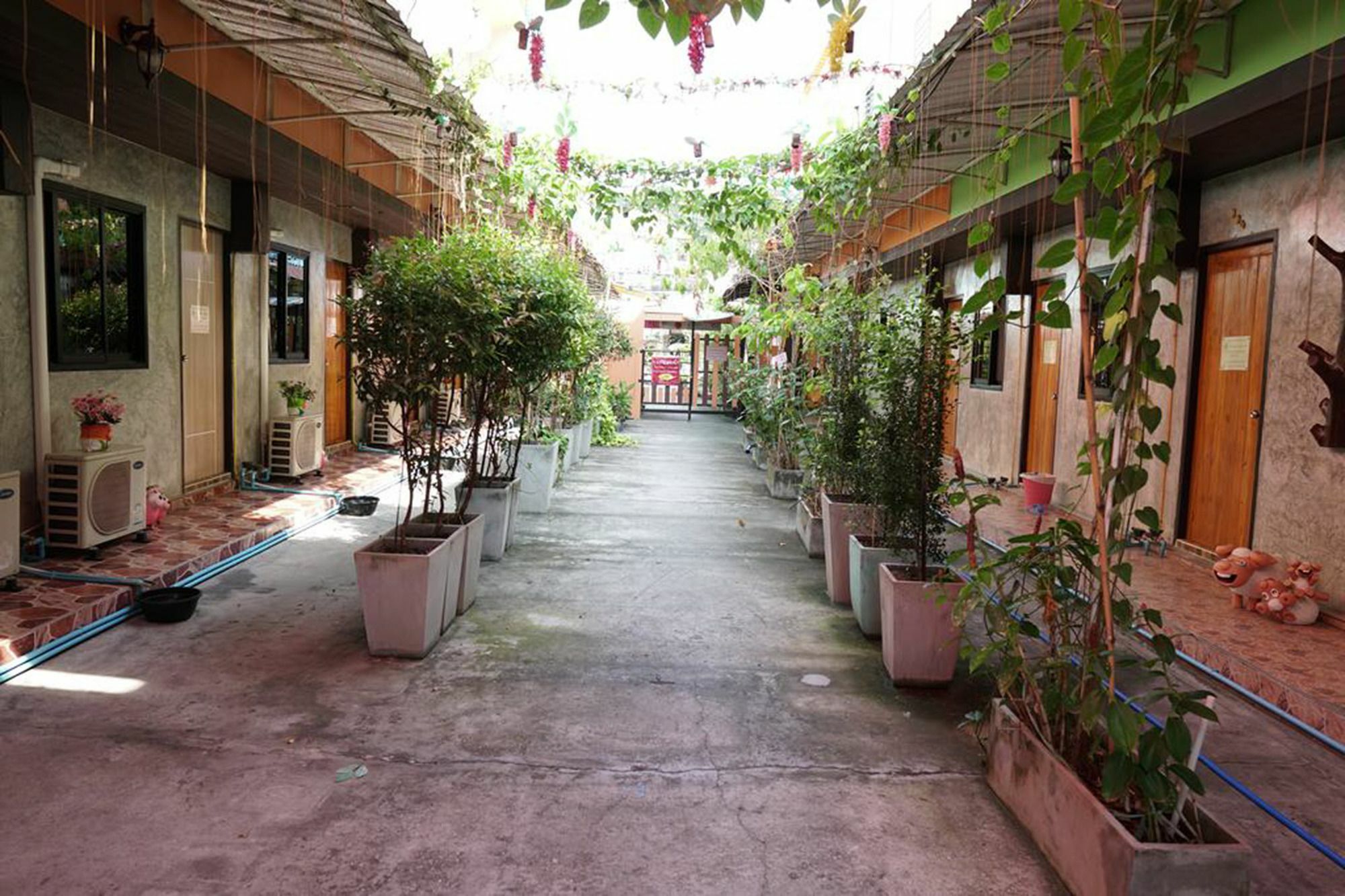 Winny Apartment Rayong Bagian luar foto