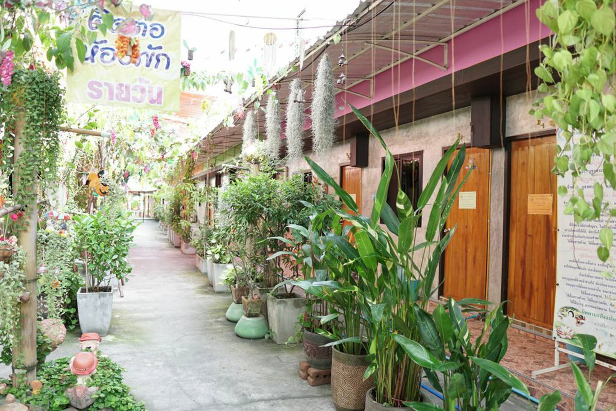 Winny Apartment Rayong Bagian luar foto